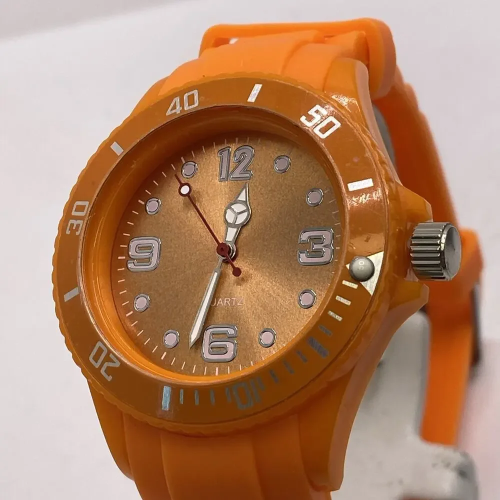 Unisex Rubber Rotating Bezel Dive Style Watch Works New Battery